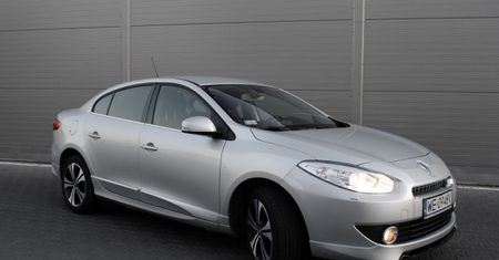 Renault Fluence 2,0 Sport Way - wyścig kanapą [test autokult.pl]