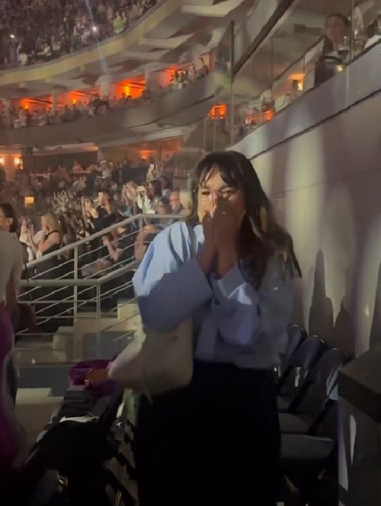 Dua Lipa zaśpiewała piosenkę Ewy Farnej 