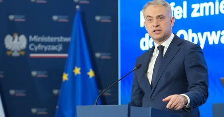 Ile powinien zarabiać lekarz? Gawkowski: 100 tys. zł to mentalna granica
