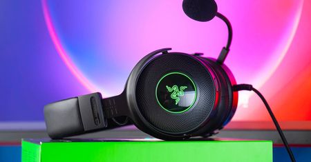 Potężny bas i wibracje. Recenzja Razer Kraken V3 HyperSense