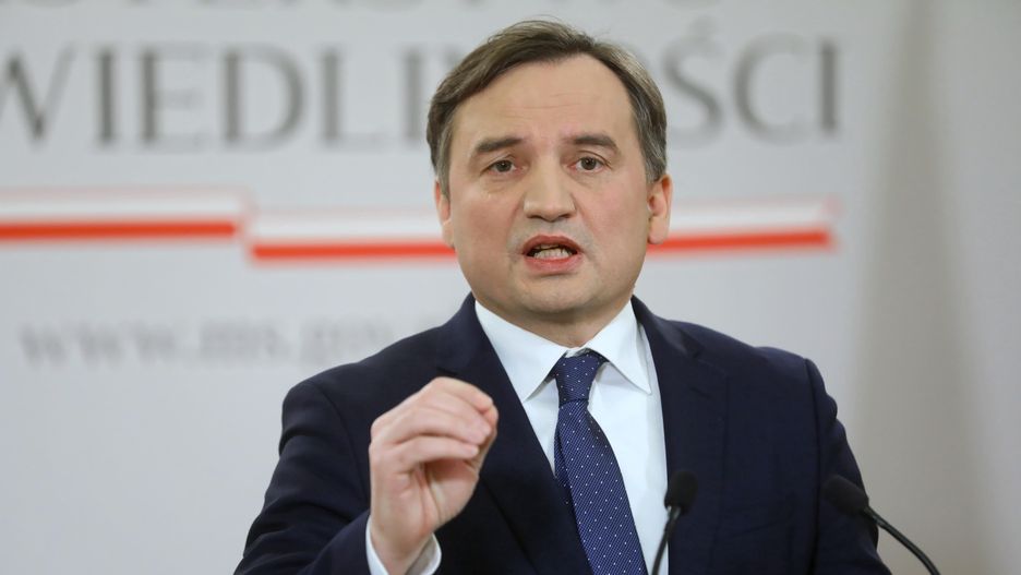 Szef resortu sprawiedliwości Zbigniew Ziobro skrytykował Małgorzatę Manowską, I Prezes Sądu Najwyższego. 