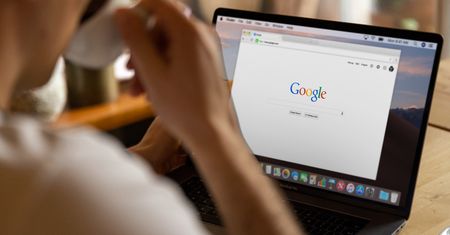 II tura wyborów prezydenckich 2025. Cisza wyborcza w Internecie - czego nie można robić?