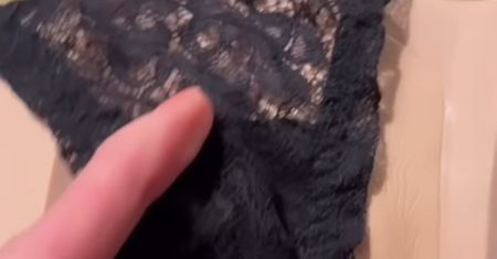 Ginekolożka opisała wizytę nastolatki. "Pomarańczowe plamy"