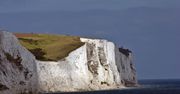 Białe klify w Dover. Fragment ściany skalnej osunął się do kanału La Manche