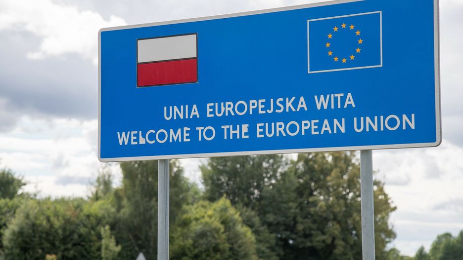 Drogowe przej?cie graniczne Grzechotki-Mamonowo II z Rosj? nieczynne05.09.2021 Grzechotki Drogowe przejscie graniczne Grzechotki Mamonowo II miedzy Polska a Rosja Obwod Kaliningradzki tablica Unia Europejska wita Fot. Wojciech Strozyk/REPORTERWojciech Strozyk/REPORTER