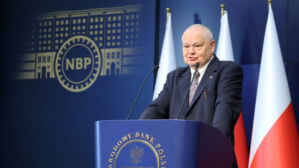 Konferencja prasowa prezesa NBP Adama Glapi?skiego
Fot. Piotr Molecki/East News, Warszawa, 06.05.2022. Konferencja prasowa prezesa NBP Adama Glapinskiego po kolejnej podwyzce stop procentowych.
Piotr Molecki