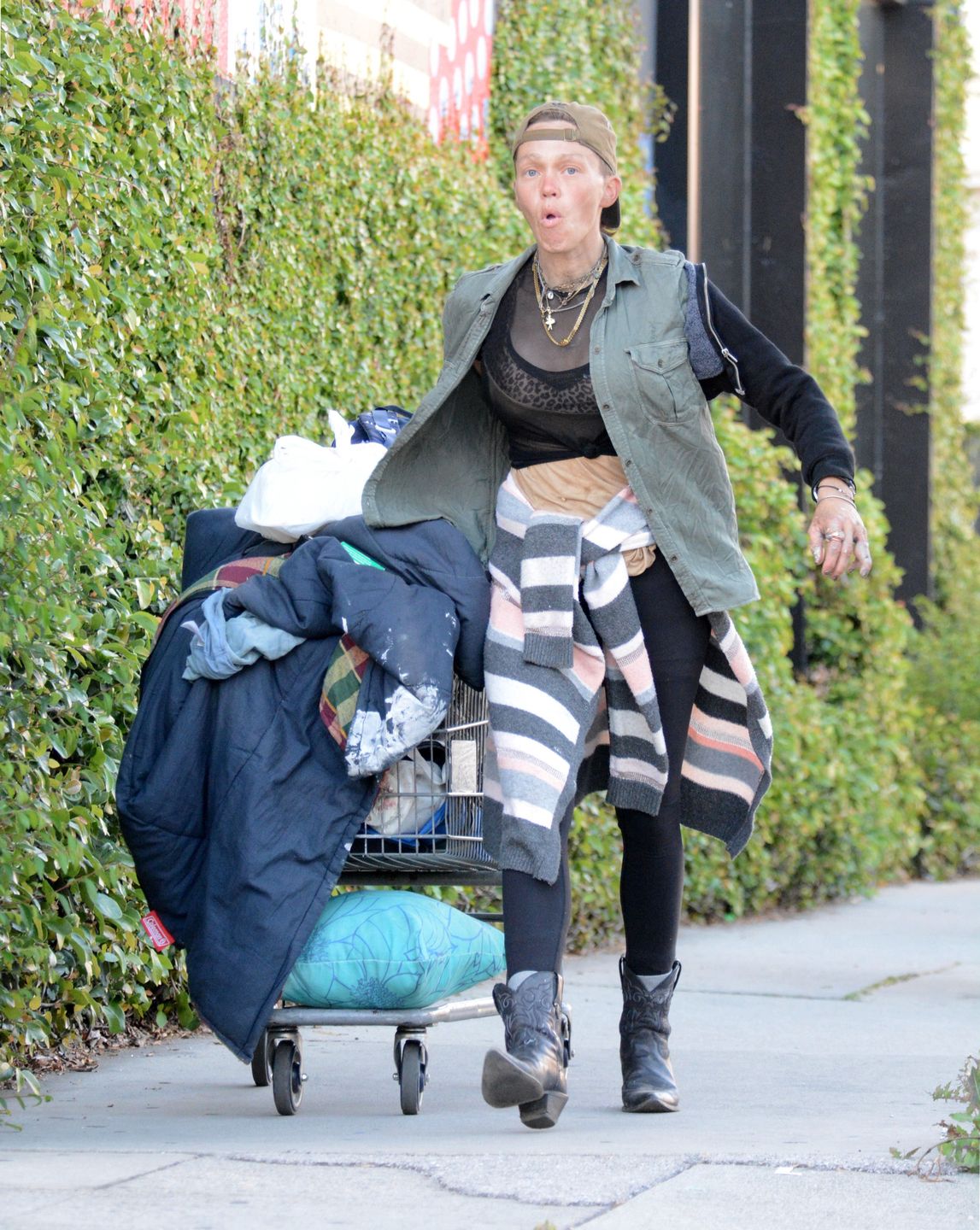 Loni Willison przemierza ulice Santa Monica