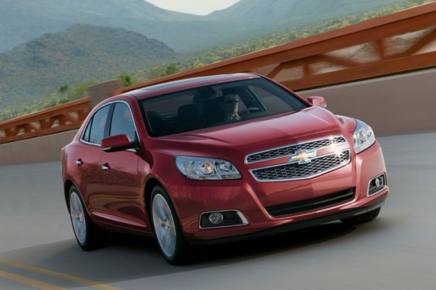 Nowy Chevrolet Malibu pokazuje swoją twarz