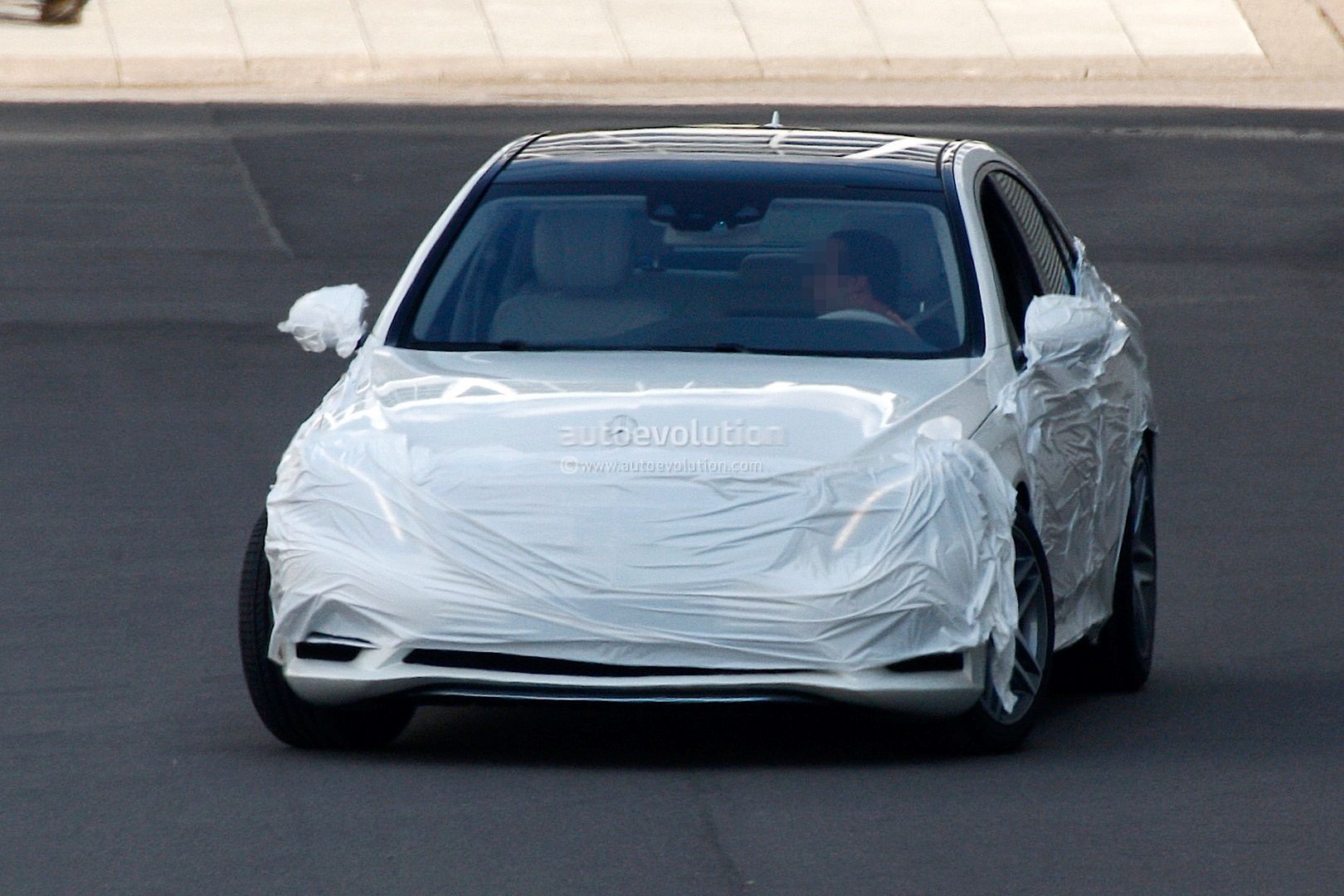 Spy-Shots of Cars - This image has been optimized for a calibrated screen with a Gamma of 2.2 and a colour temperature of 6500??K