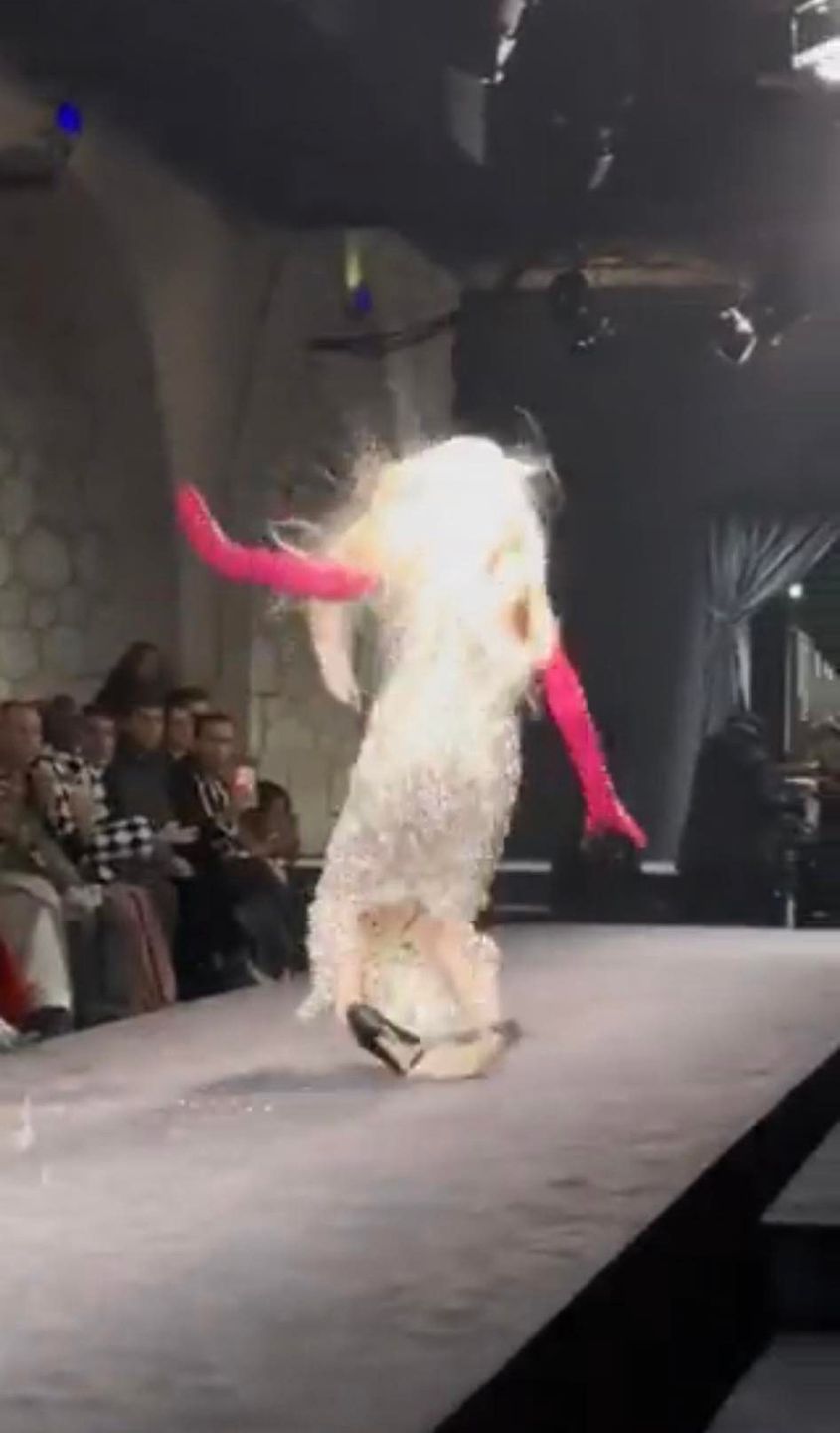 Kristen McMenamy na pokazie Valentino
