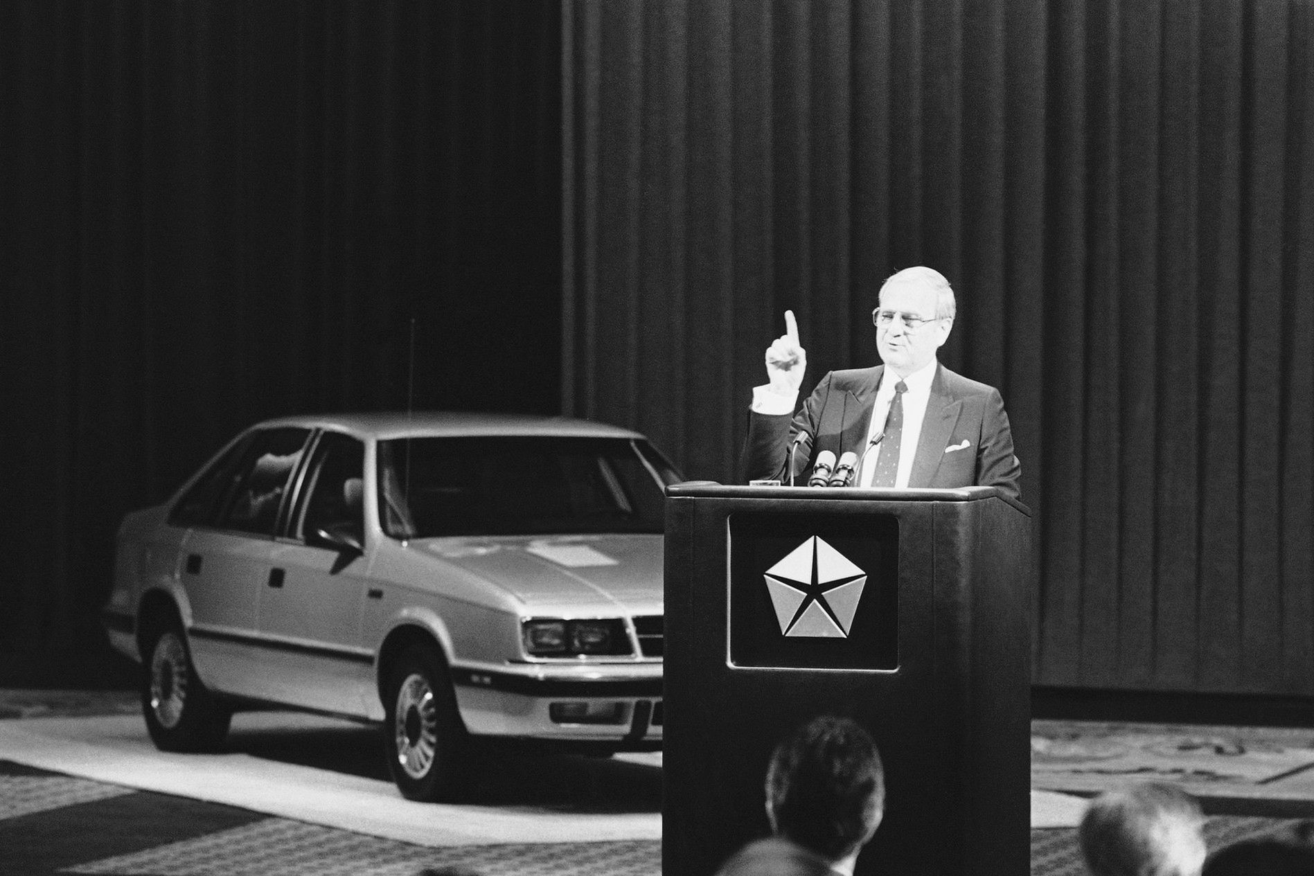 Trudno krótko opisać, kim był Lido Anthony "Lee" Iacocca. Na pewno był doskonałym sprzedawcą i świetnie trafiał w gusta klientów.