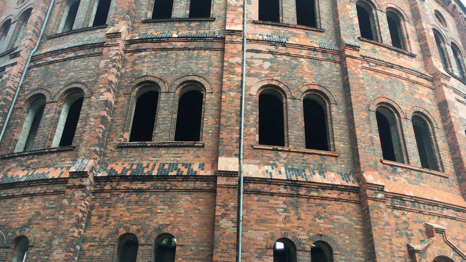 Warszawa. Święto Kolonii Wawelberga. Jednym z ważnych punktów programu będzie Zielona Parada Rowerowa, która wystartuje spod "wolskiego koloseum" przy Prądzyńskiego, (WP.PL, Barbara Kwiatkowska) "
