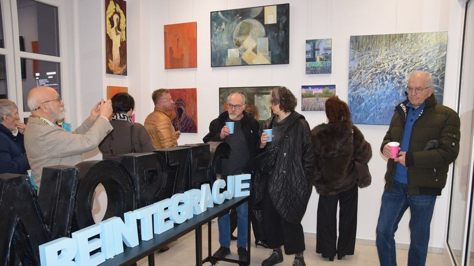 Galeria Sztuki powstała na kolejowym dworcu w Zduńskiej Woli. Odbył się pierwszy wernisaż