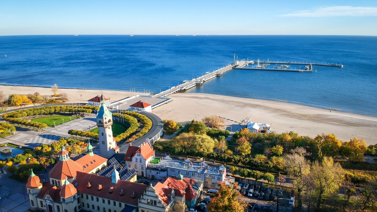 Aerail landscape of Sopot down city
sopot, gdansk, resort, beach, poland, bay, molo, view, vacation,