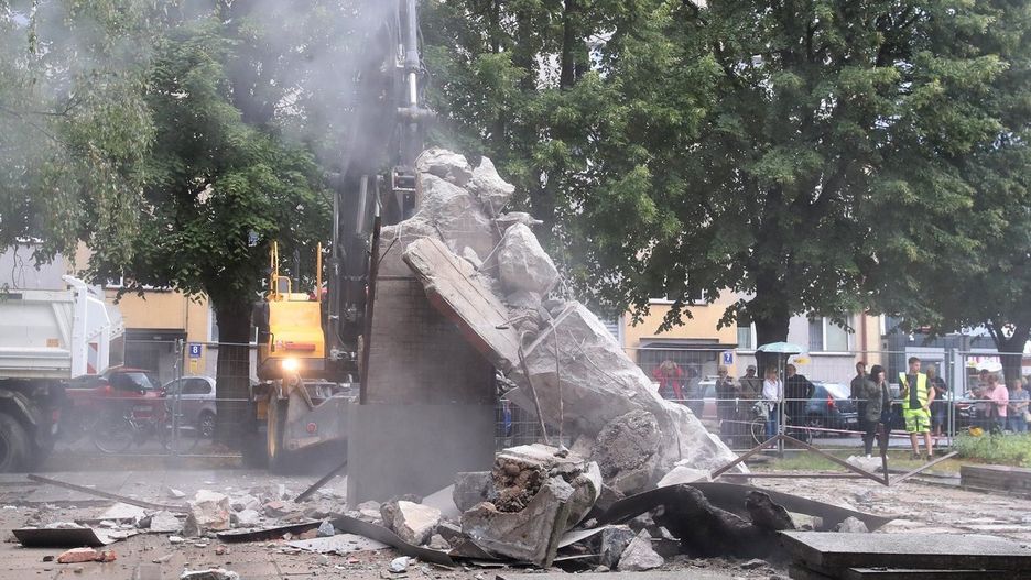 Likwidacja pomnika w Dąbiu, sierpień 2023 r.