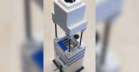 Klocki LEGO i moduł aparatu z iPhone’a 5. Tyle wystarczyło do stworzenia mikroskopu
