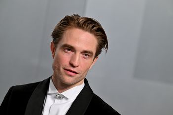 Robert Pattinson wraca do "Zmierzchu". "Fani prosili, żebym ich ugryzł"