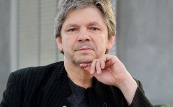 Filip Łobodziński poślubił swoją matkę chrzestną. Pokazał zdjęcie żony