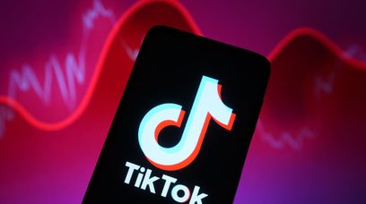 TikTok pożera 34 godziny miesięcznie. Ile czasu spędzamy w aplikacjach?