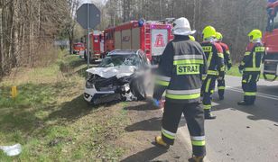 Wypadek pod Olsztynem. Zderzenie aut z 10 osobami, wśród nich niemowlę