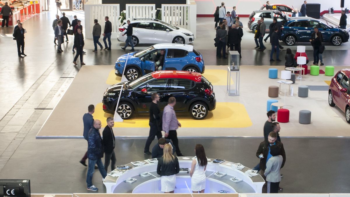 Branża motoryzacyjna ma duże problemy w związku z epidemią koronawirusa.