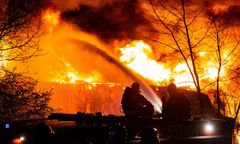 Pożar hałdy odpadów w Rawiczu. 150 strażaków na miejscu