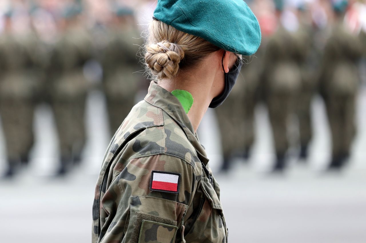 Nowe zasady dla kobiet w wojsku. Dotyczą wyglądu