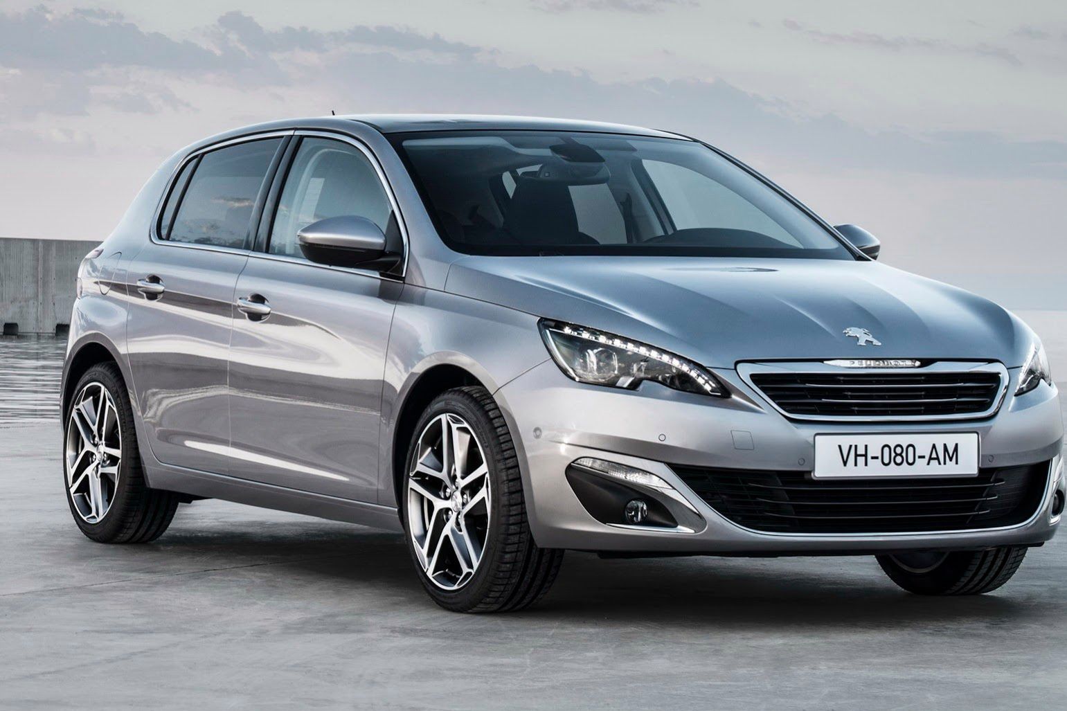 Nowy Peugeot 308 w obszernej galerii zdjęć 111