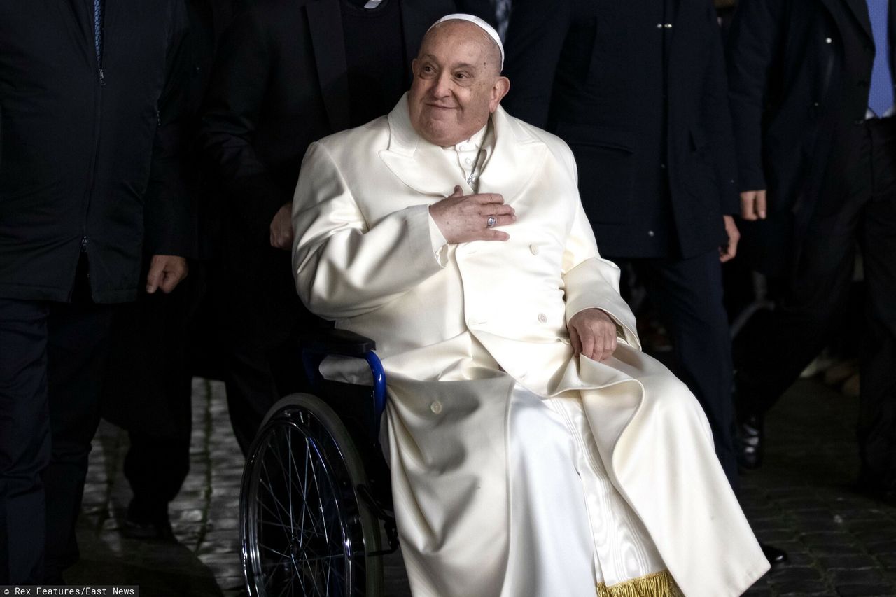 Pope Francis greeted by well-wisher after hospital stay