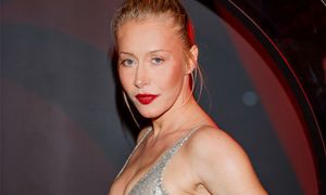 Bieliźniany trend w wieczorowej odsłonie. Tak wystroiła się na galę