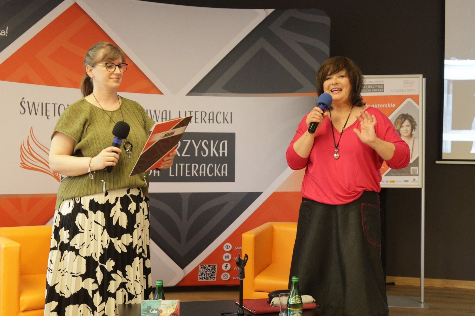 Edyta Jungowska opowiadała też o pozytywach płynących z słuchania audiobooków, sama prowadzi wydawnictwo zajmujące się tym obszarem czytelnictwa.