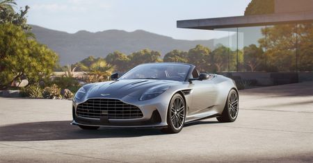 Aston Martin DB12 doczekał się wersji Volante. Bez dachu wygląda jeszcze lepiej