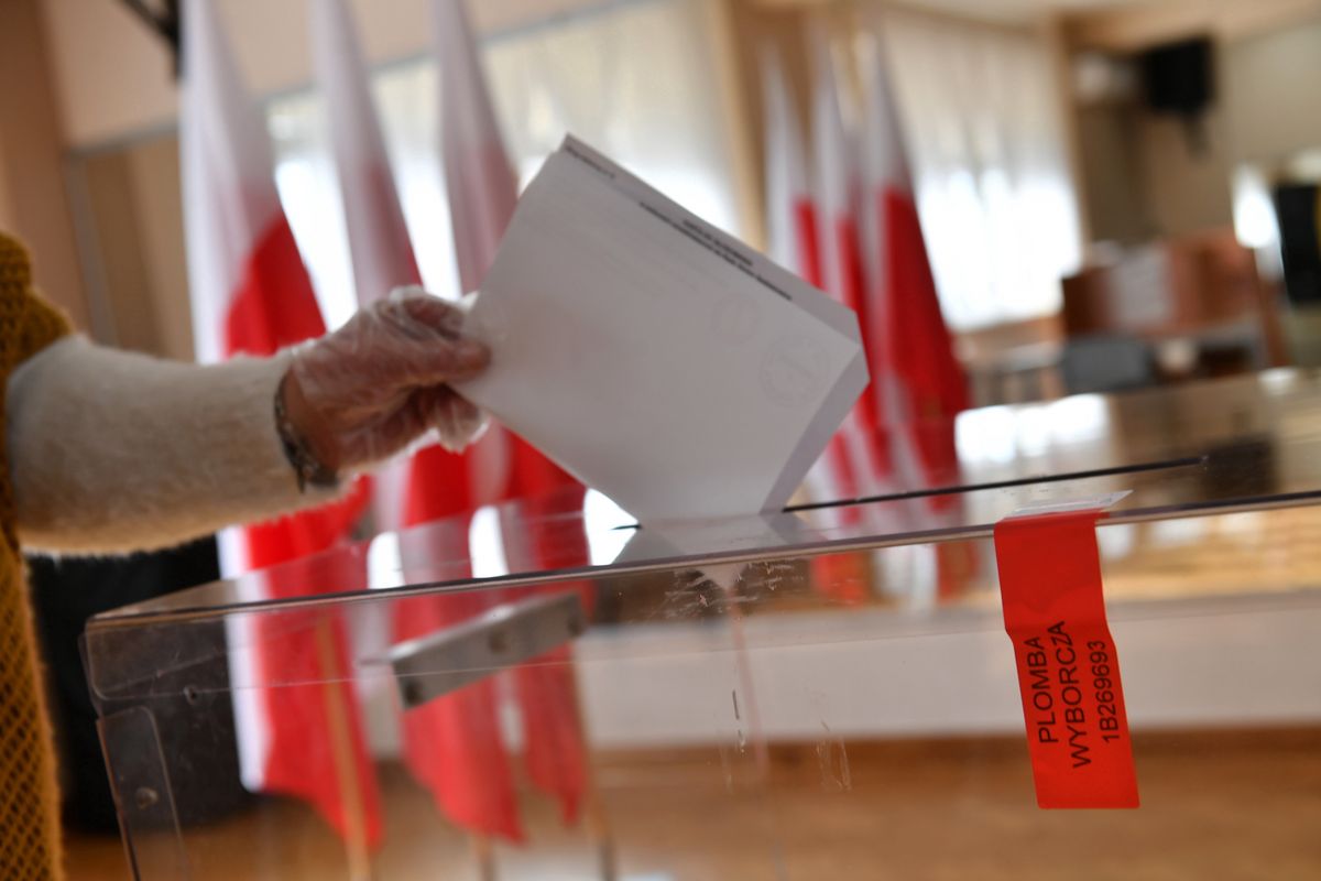 Wybory 2020. Większość Polaków chce, aby wybory odbyły się 28 czerwca