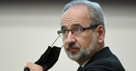 Szef sprawdzi, czy pracownik jest zaszczepiony? Niedzielski mówi, co się dzieje z projektem