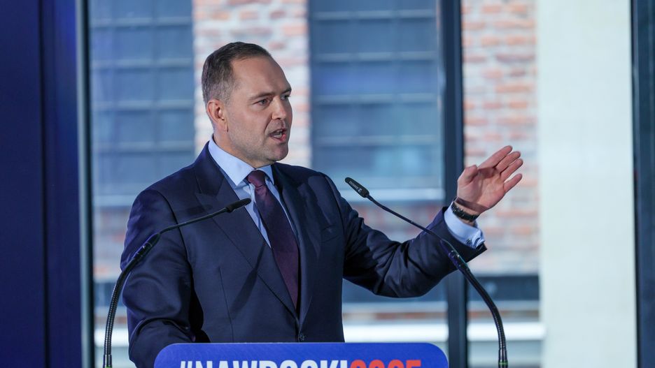 Warszawa, 07.04.2025. Wybory Prezydenta RP 2025 - kampania. Kandydat Komitetu Obywatelskiego w zbliżających się wyborach na fotel prezydenta RP, popierany przez Prawo i Sprawiedliwość, prezes Instytutu Pamięci Narodowej Karol Nawrocki podczas spotkania z przedstawicielami kultury, 7 bm. w Centrum Konferencyjnym ADN w Warszawie. (sko) PAP/Rafał Guz