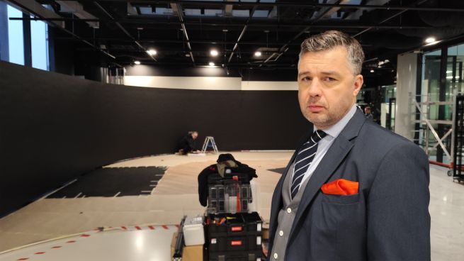 Zajrzeliśmy za kulisy Republiki. Tak powstaje jej nowe studio