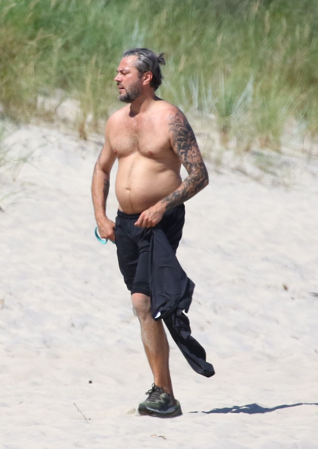 Oliwier Janiak trenuje na plaży