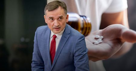 Zamykane apteki. Przestępczy proceder czy niewypał walki z "mafią lekową"?