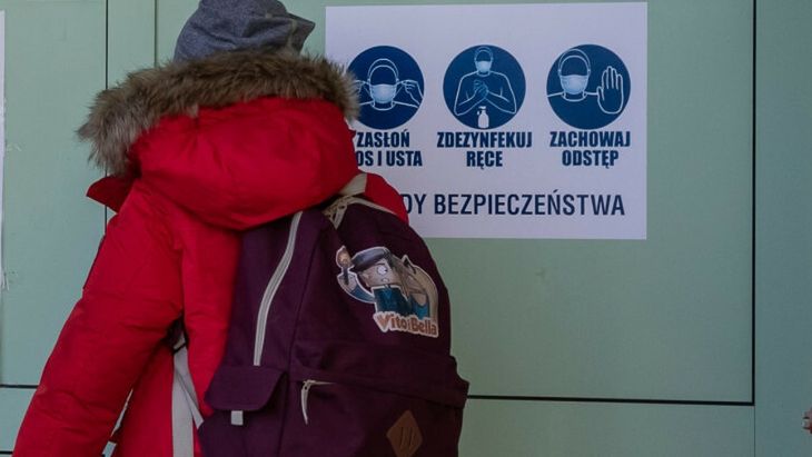 Dzieci klas 1-3 wracaj? do szko?y26.04.2021 KRAKOW ULICA GOSZCZYNSKIEGO SZKOLA PODSTAWOWA NR 8 POWROT DZIECI DO SZKOLY PANDEMIA KORONAVIRUS COVID 19       FOT. ANNA KACZMARZ / DZIENNIK POLSKI / POLSKA PRESSANNA KACZMARZ / DZIENNIK POLSKI / POLSKA PRESS