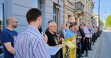 Przeszli ulicami miasta z różańcem w ręku. Wynagradzają za zniewagi i bluźnierstwa