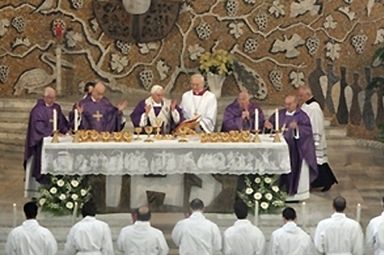 Benedykt XVI odwiedził rzymską parafię