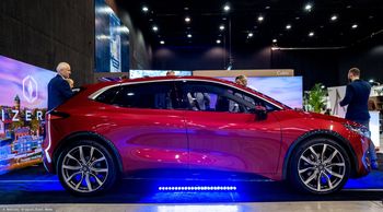 Izera zmienia strategię. Poszuka partnera, ale nie w Chinach