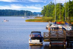 Mazury. Do Biura Rzeczy Znalezionych trafiła... motorówka