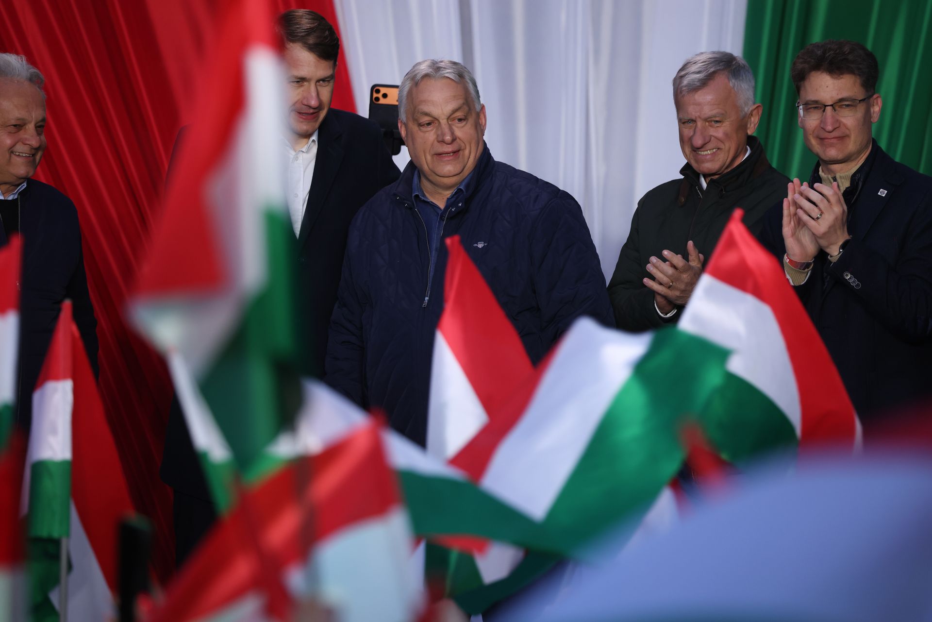 Wiec Viktora Orbana. Młodzi wyborcy: "Przyszliśmy go pożegnać"