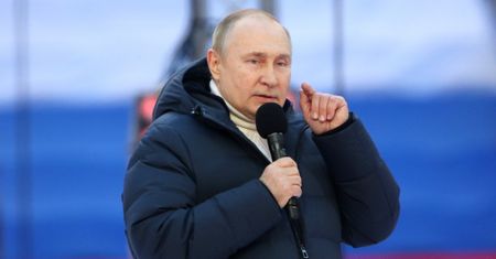 Przemowa Putina. Ekspertka od mowy ciała mówi, co zrobił, by wydać się bardziej "ludzkim"