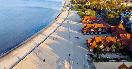 Gigantyczna rura na plaży w Sopocie. Turyści już zacierają ręce