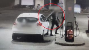 Policjanci mieli pobić chorego człowieka. Wcześniej pili alkohol