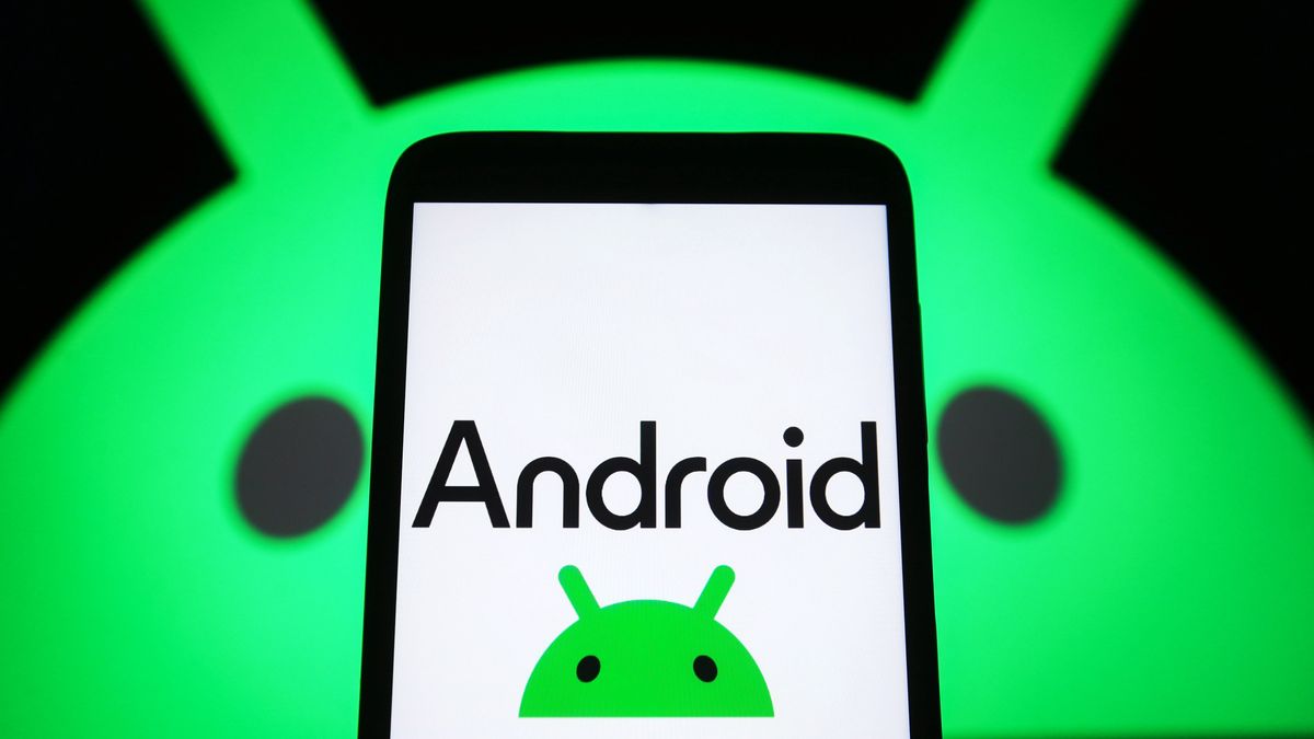 UKRAINE - 2023/09/12: In this photo illustration, a new Android logo is seen on a smartphone screen. (Photo Illustration by Pavlo Gonchar/SOPA Images/LightRocket via Getty Images)