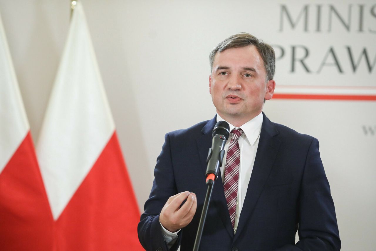 Ziobro oczekuję stanowczości premiera w sprawach klimatu. "UE nabija Putinowi sakwę"