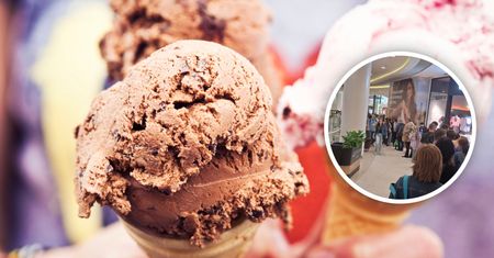 Kolejka w popularnym centrum handlowym. Ustawili się po lody